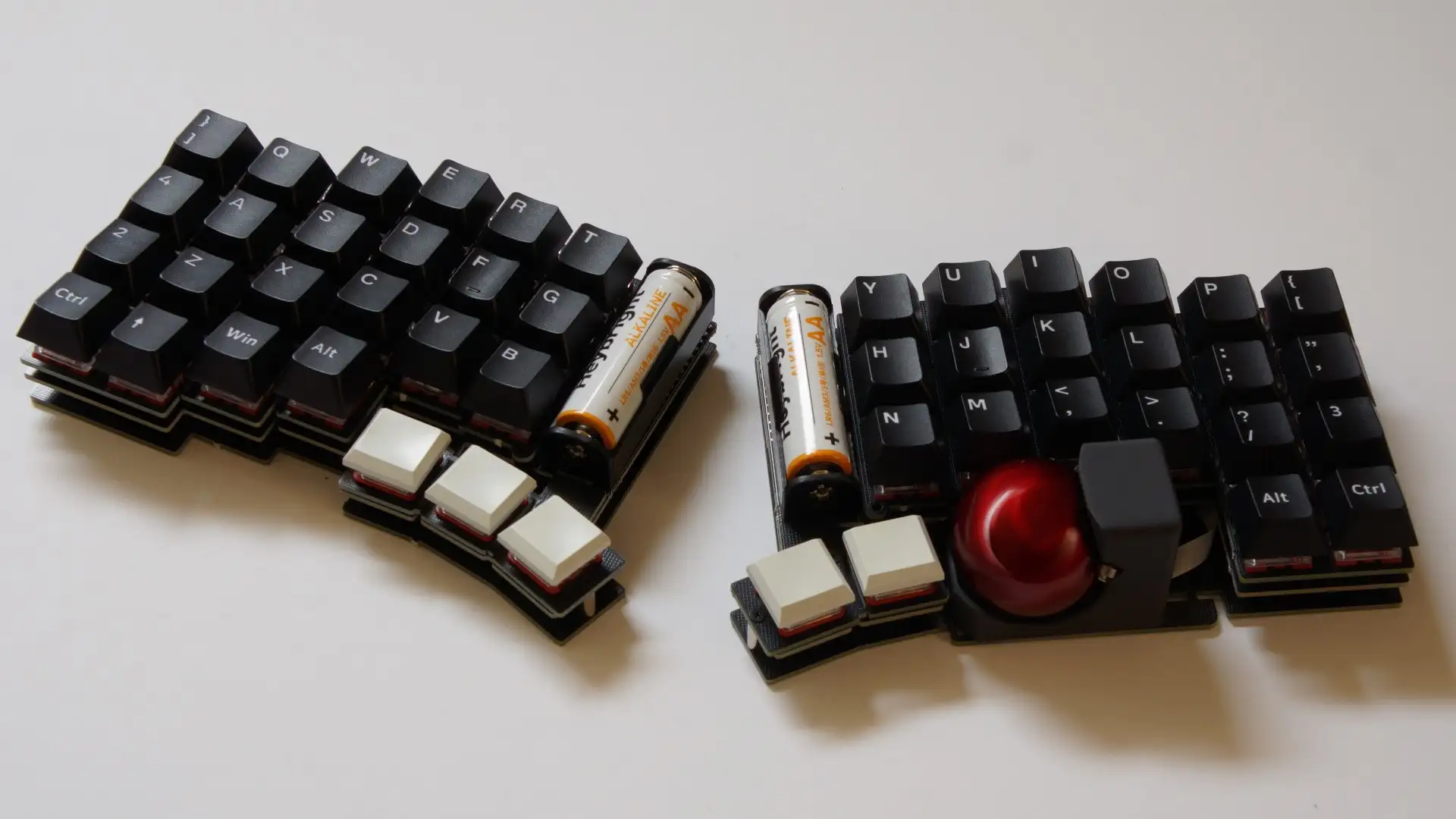 トラックポイント付き 自作キーボードキット カスタマイズ可 ブラック ケース付き トラックポイント付き 自作キーボードキット カスタマイズ可